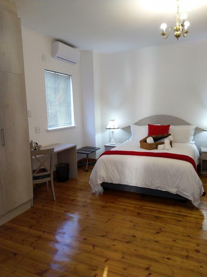 Savoy Hotel Beaufort-West Beaufort Wes Buitenkant foto