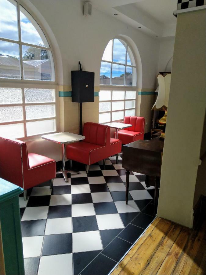 Savoy Hotel Beaufort-West Beaufort Wes Buitenkant foto