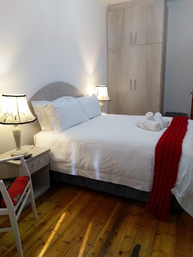 Savoy Hotel Beaufort-West Beaufort Wes Buitenkant foto